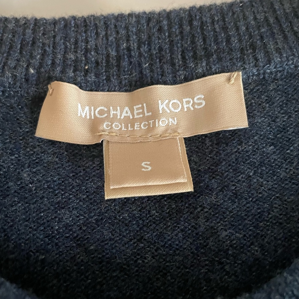 Used sweater - Picture 3 of 4